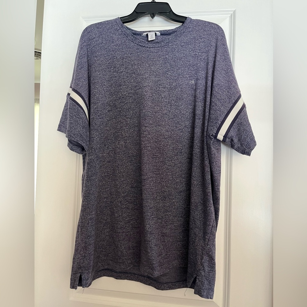Calvin Klein Men’s Navy Heather Short Sleeve Tee with White Sleeve Stripes, XXL